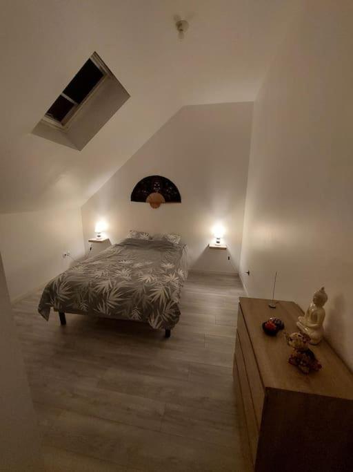 Maison Calme Proche De La Cite Des Loisirs แอมเนวีล ภายนอก รูปภาพ