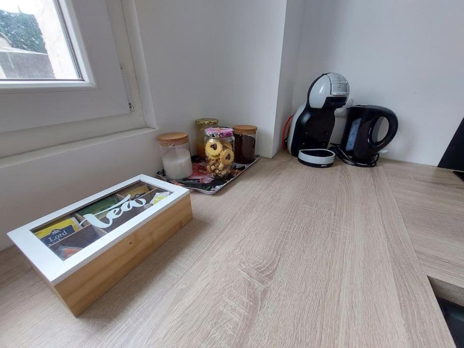 Maison Calme Proche De La Cite Des Loisirs แอมเนวีล ภายนอก รูปภาพ