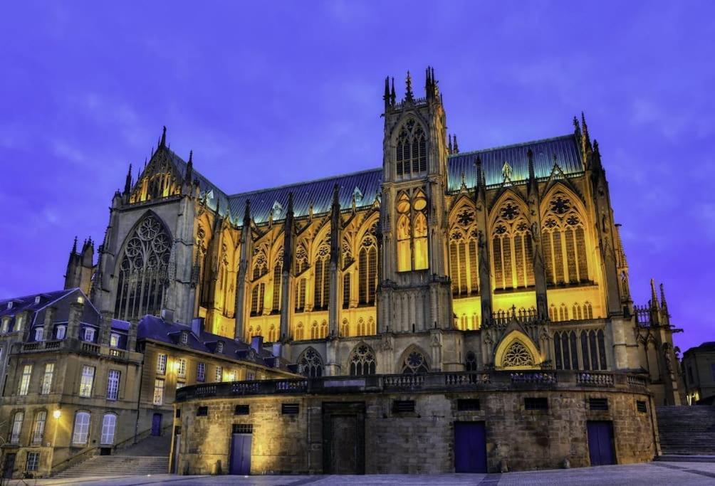 Maison Calme Proche De La Cite Des Loisirs แอมเนวีล ภายนอก รูปภาพ